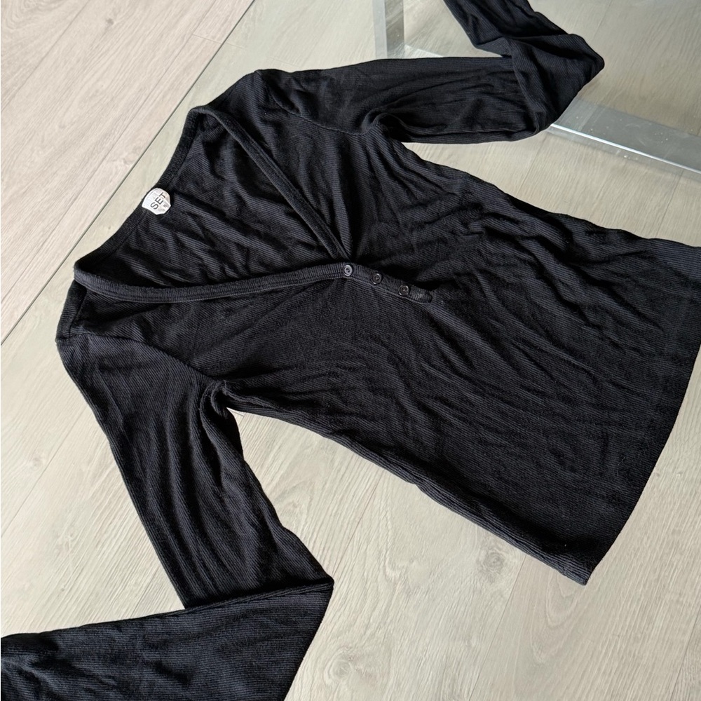 SET Active Black Long Sleeve V-Neck Top